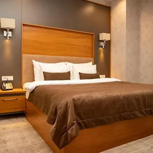 4* Otel Midtown